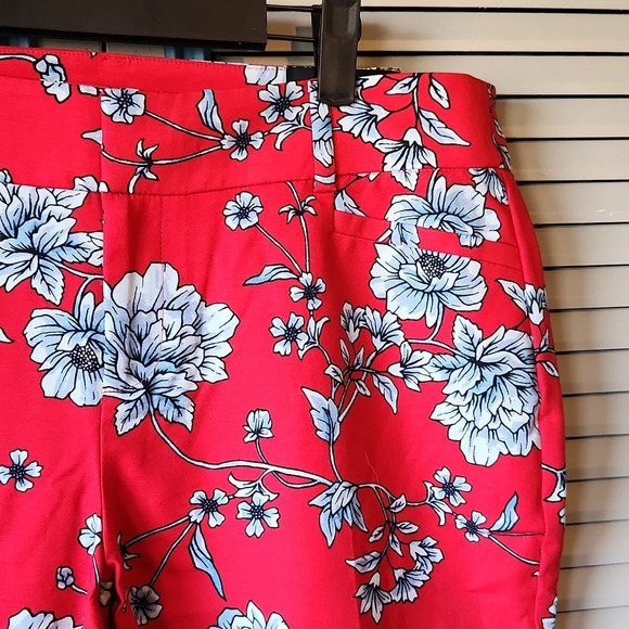 Roz & Ali Red Floral Pants - Picture 4 of 14